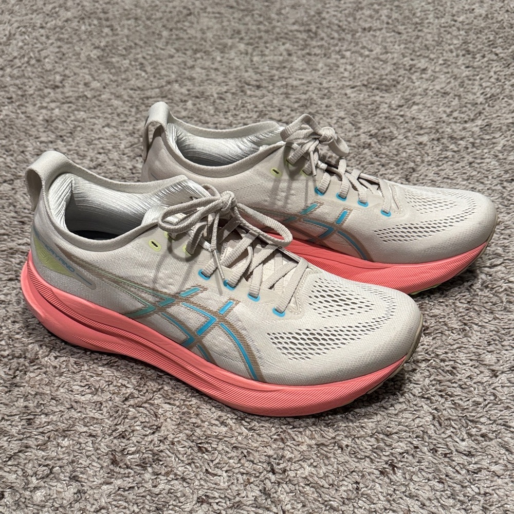 ASICS Gel Kayano 31 Running Shoe - Birch/Energy Aqua